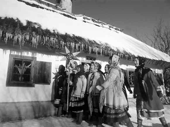 Image - Carolers in western Ukraine